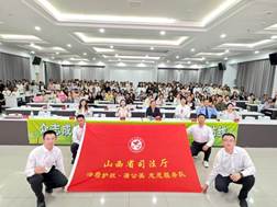 会议室里的人们 AI 生成的内容可能不正确。